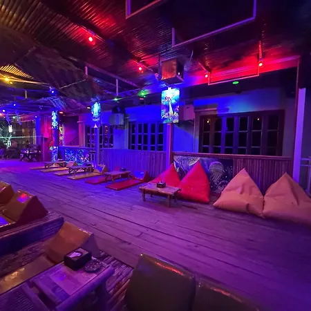 Phi Phi Green House & Sunsky Hostel-2